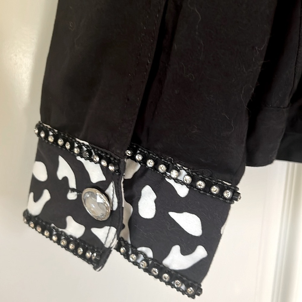 Black Western rhinestone woman’s jacket. Size L - Picture 8 of 12